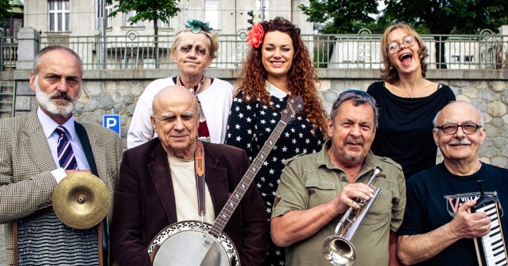 Ivan Mládek se skupinou